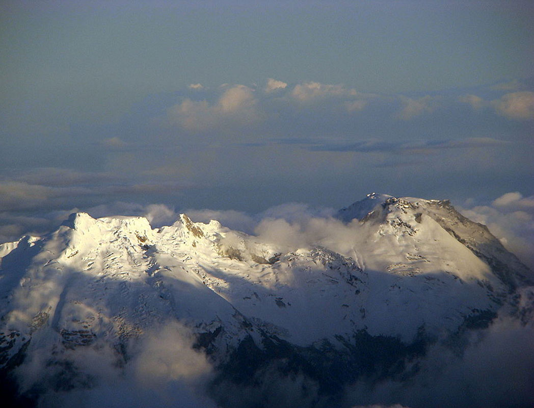 Nevado del Huila in December 2008. (Martin Roca; CC by-3.0)